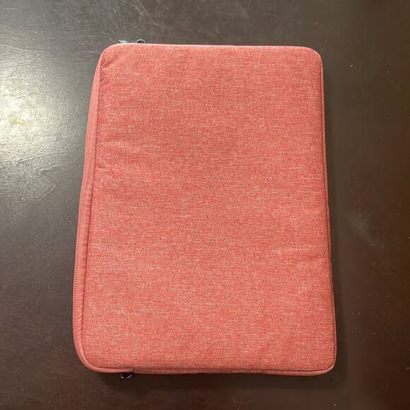 MacBook New Air 13” shell with red soft case - Picture 4 of 5